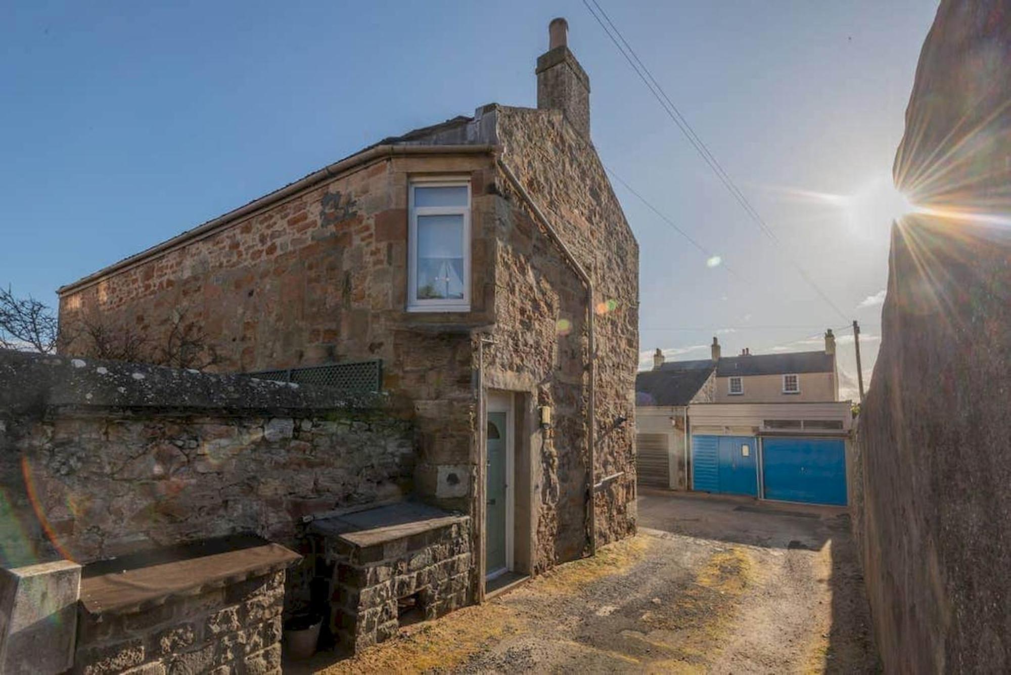 Stonesthrow - Elie Villa Exterior photo